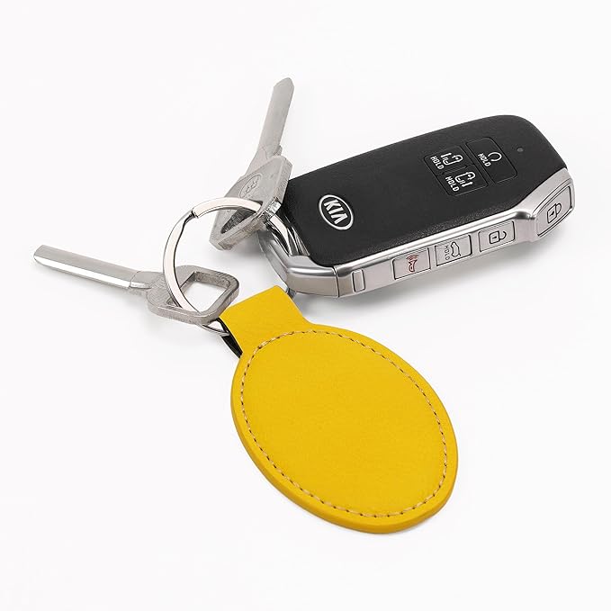 LaserGram Oval Keychain, Golfer Golfing, Personalized Engraving Included (Yellow)
